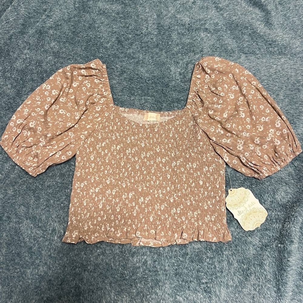 Altar’d State Puff Sleeve Crop Top